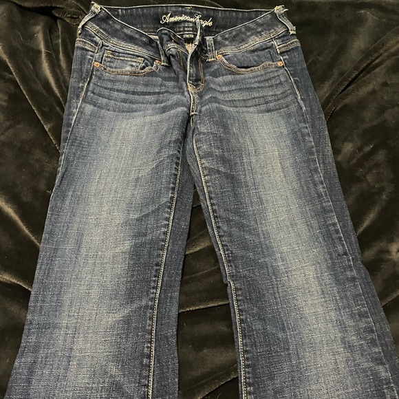 Size 4 American Eagle stretch boot cut jeans - Picture 2 of 3